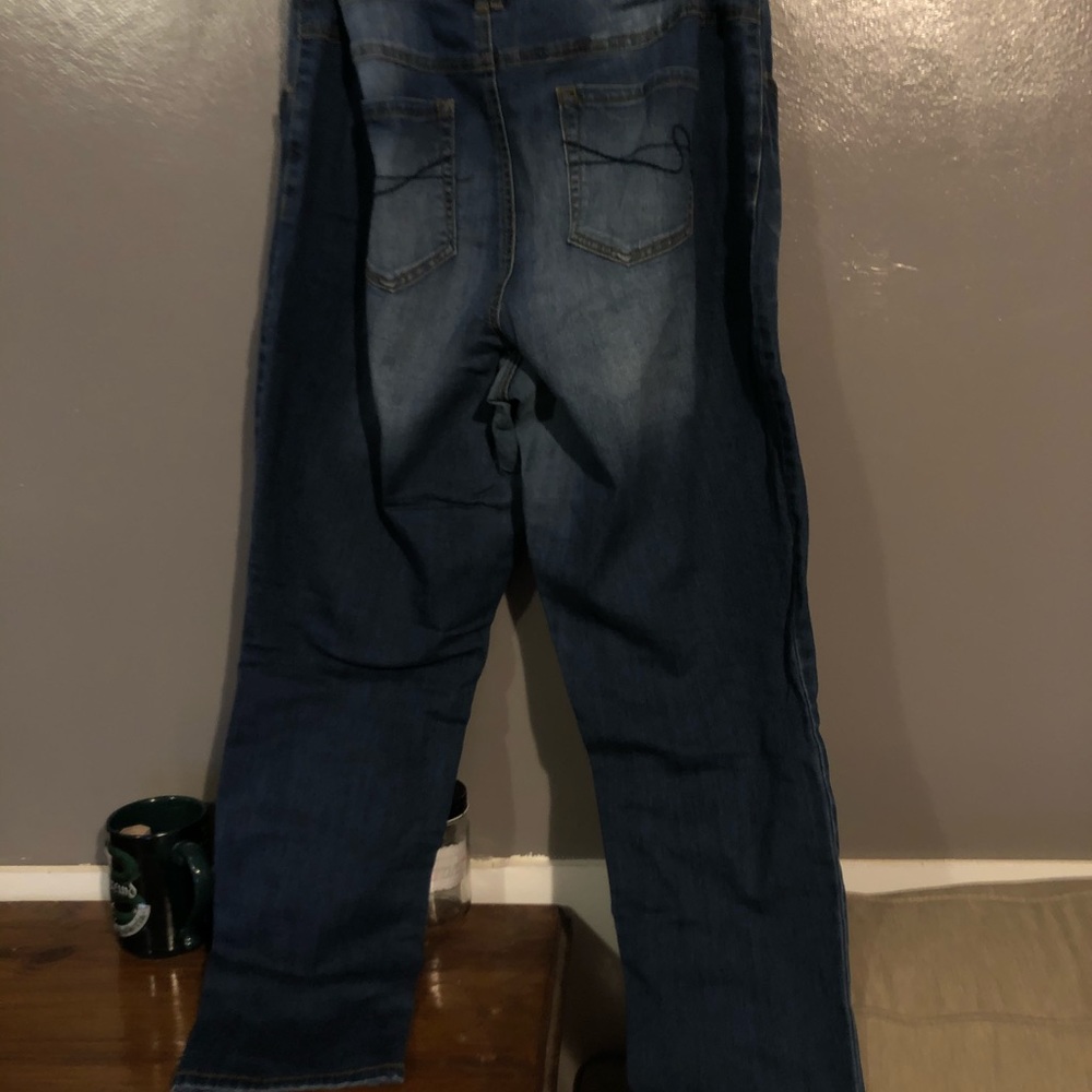 Simple Jeans - Picture 2 of 2